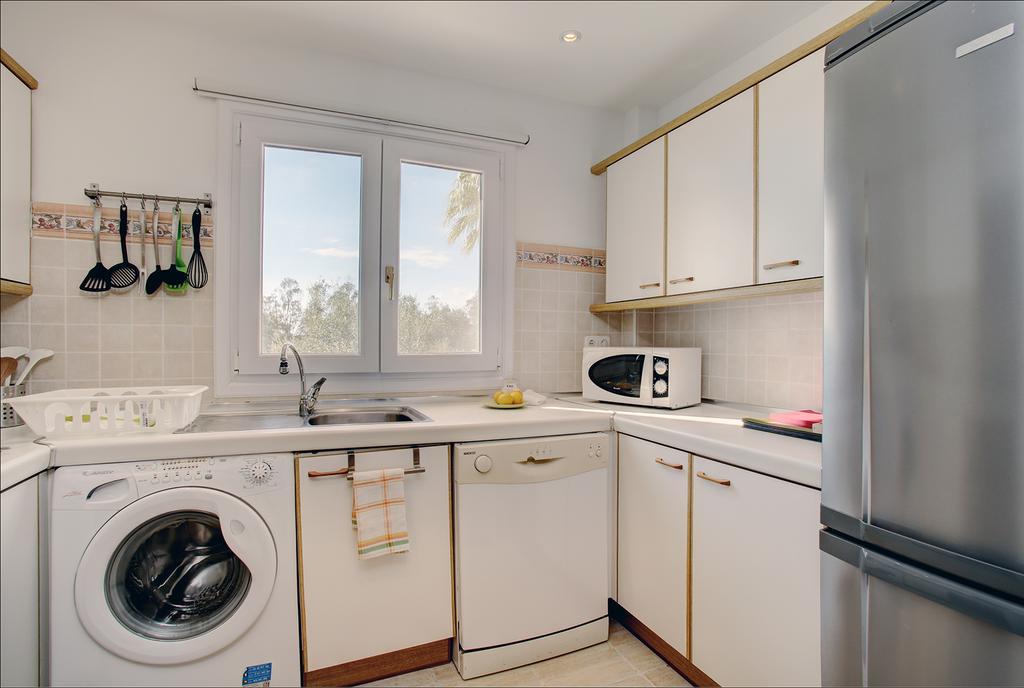 Sunny Golf Apartment เอสเตโปนา ภายนอก รูปภาพ