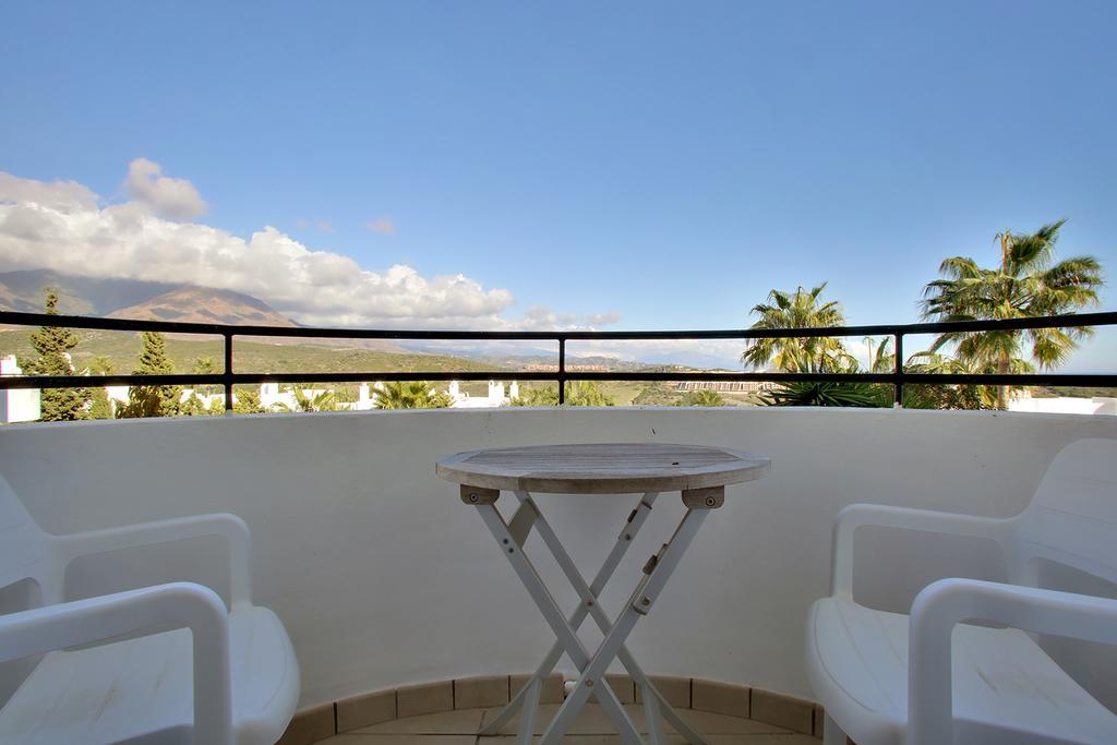 Sunny Golf Apartment เอสเตโปนา ภายนอก รูปภาพ