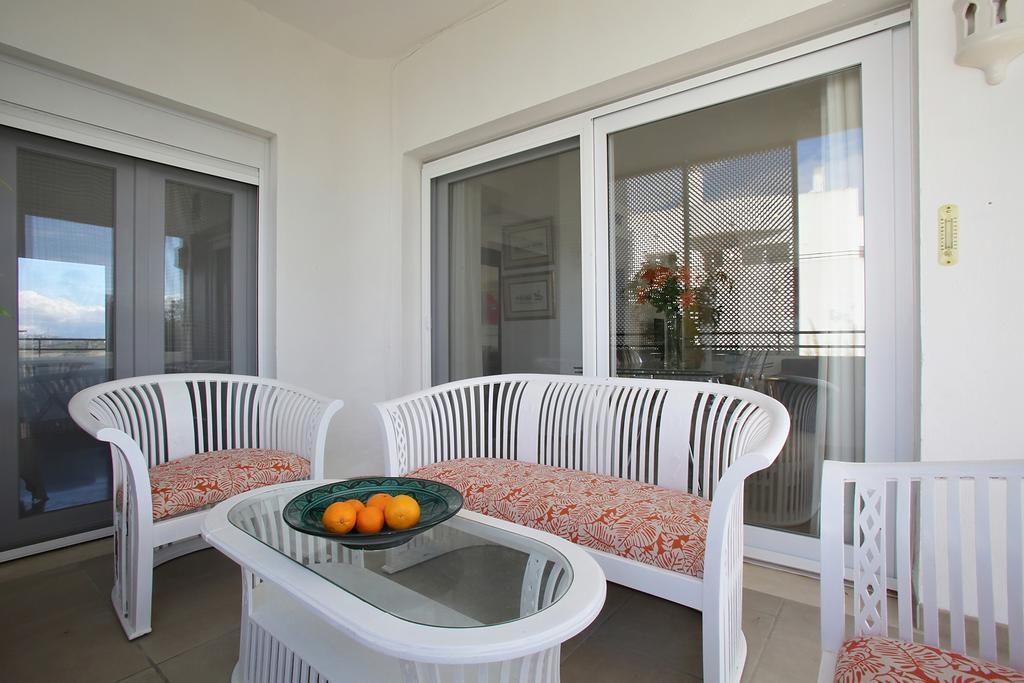 Sunny Golf Apartment เอสเตโปนา ภายนอก รูปภาพ