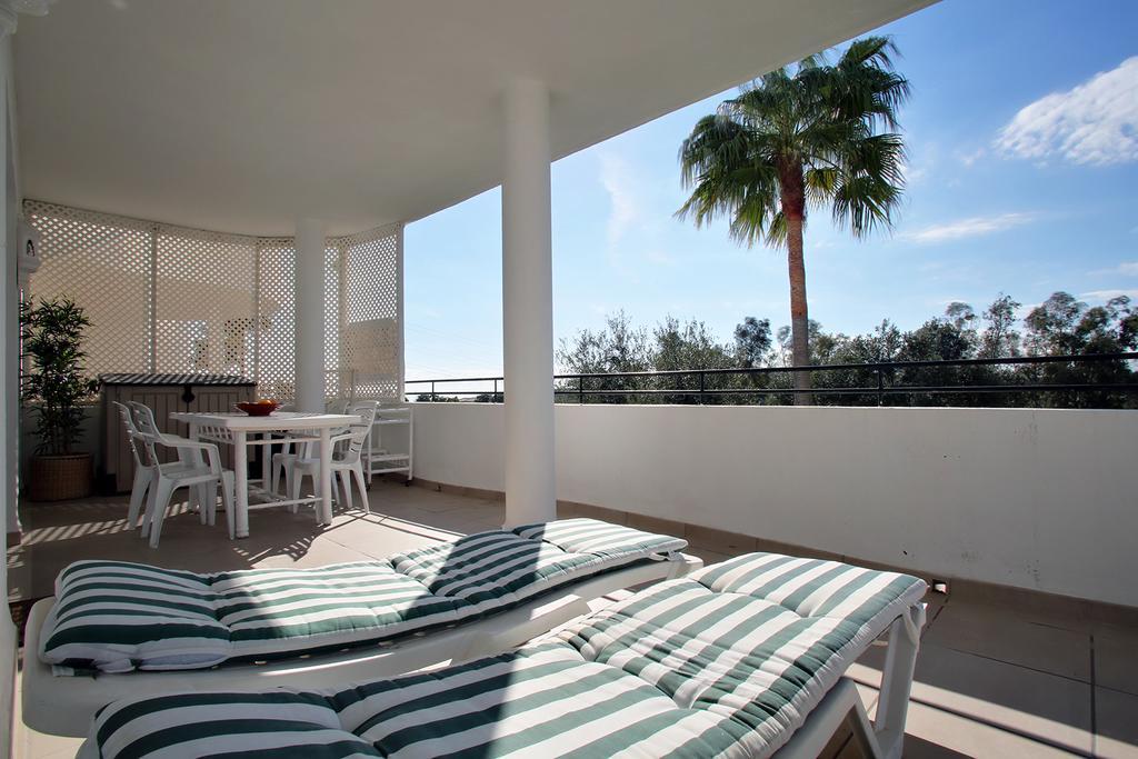 Sunny Golf Apartment เอสเตโปนา ภายนอก รูปภาพ