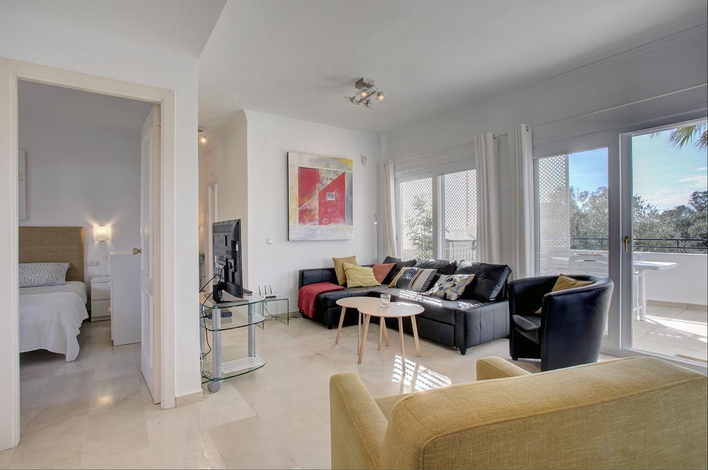 Sunny Golf Apartment เอสเตโปนา ภายนอก รูปภาพ